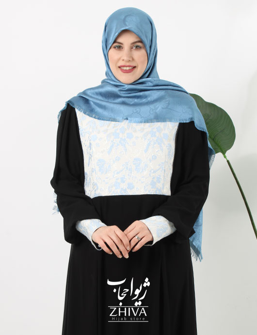 پيراهن مجلسی پوشیده گيتی